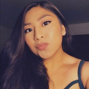 Meet your Posher, Yanel